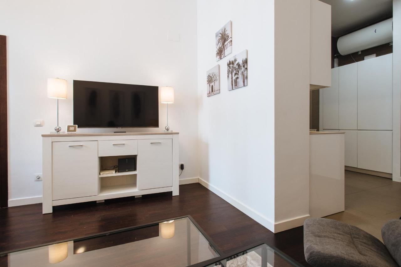 Apartamento Puerta Real - Free Parking Sevilla Bagian luar foto