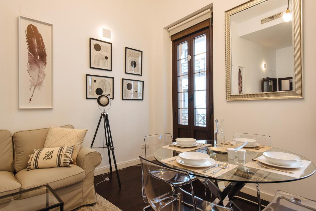 Apartamento Puerta Real - Free Parking Sevilla Bagian luar foto