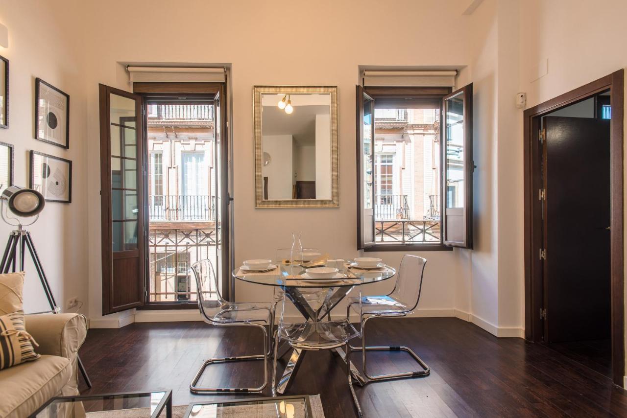 Apartamento Puerta Real - Free Parking Sevilla Bagian luar foto