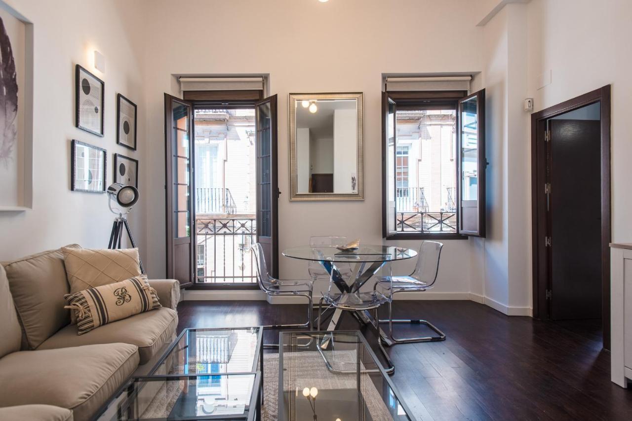 Apartamento Puerta Real - Free Parking Sevilla Bagian luar foto