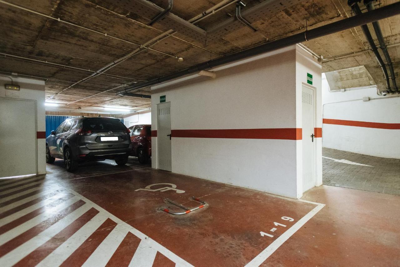 Apartamento Puerta Real - Free Parking Sevilla Bagian luar foto