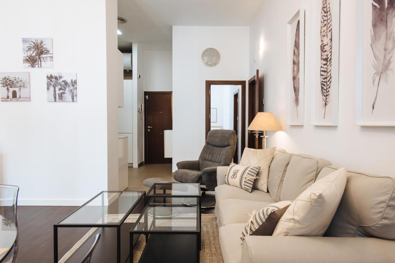 Apartamento Puerta Real - Free Parking Sevilla Bagian luar foto