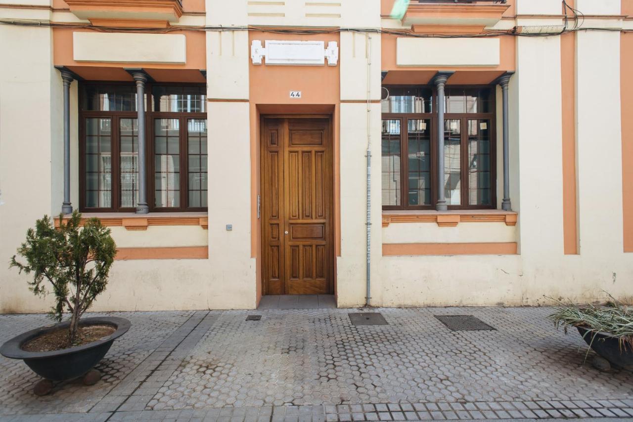 Apartamento Puerta Real - Free Parking Sevilla Bagian luar foto