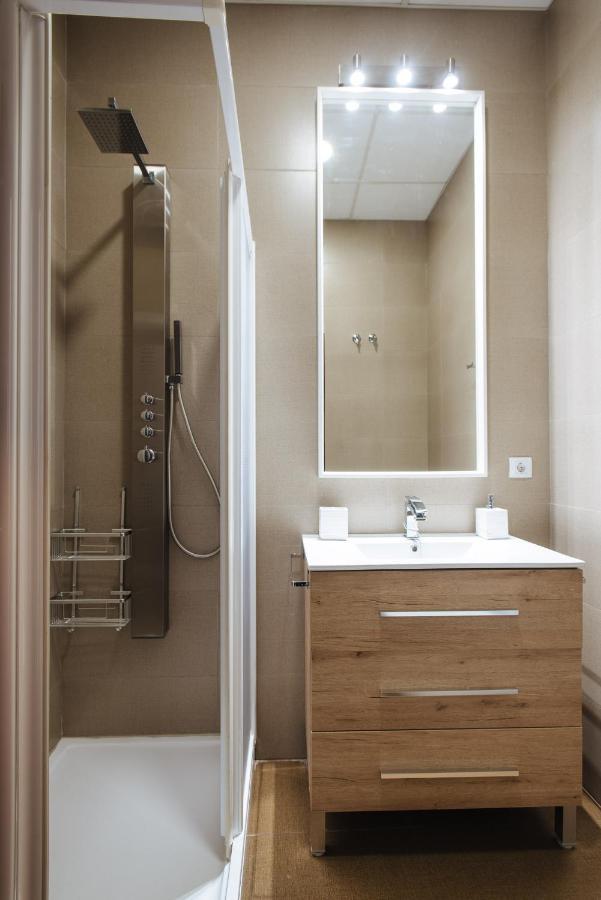 Apartamento Puerta Real - Free Parking Sevilla Bagian luar foto